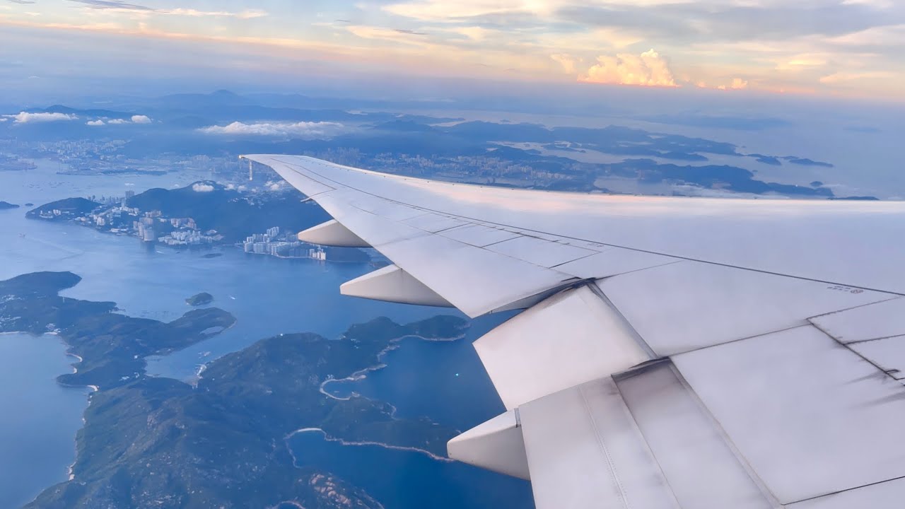 Magnificent Hong Kong Sunset Takeoff - Cathay Pacific Boeing 777-300ER (HKG/VHHH) // B-KQV