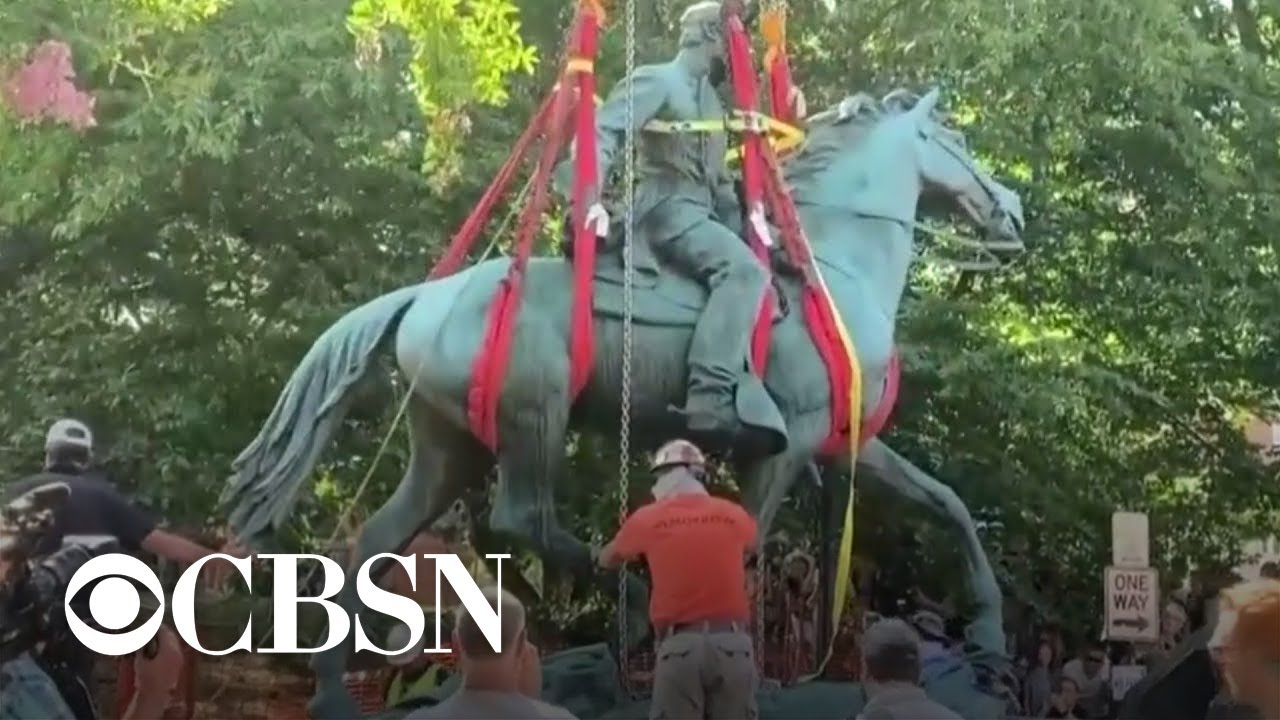 Charlottesville, Virginia removes Confederate statues of Robert E. Lee and 