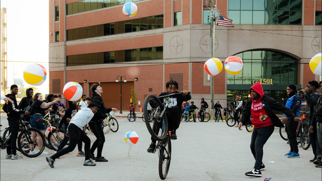 SWERVE SUNDAY - BEACH BALL CHALLENGE | BALTIMORE!