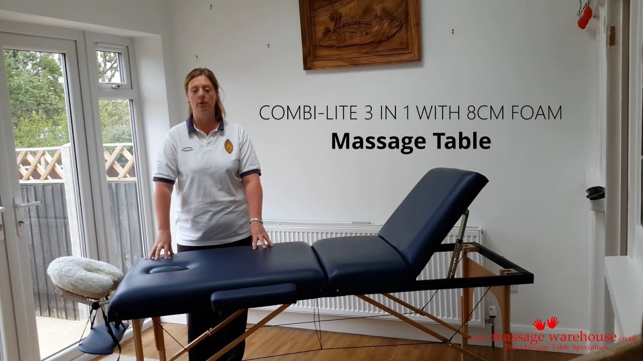 Why did this physiotherapist choose the Combi-Lite 3 in 1 Massage Table with 8cm foam?