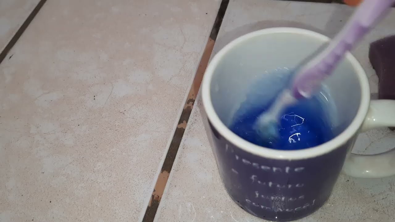 como limpar piso branco encardido