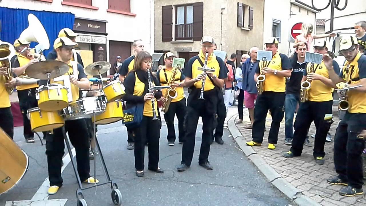 festival rêves en scène 2014 . Les yeux d Emilie banda Ventres jaune