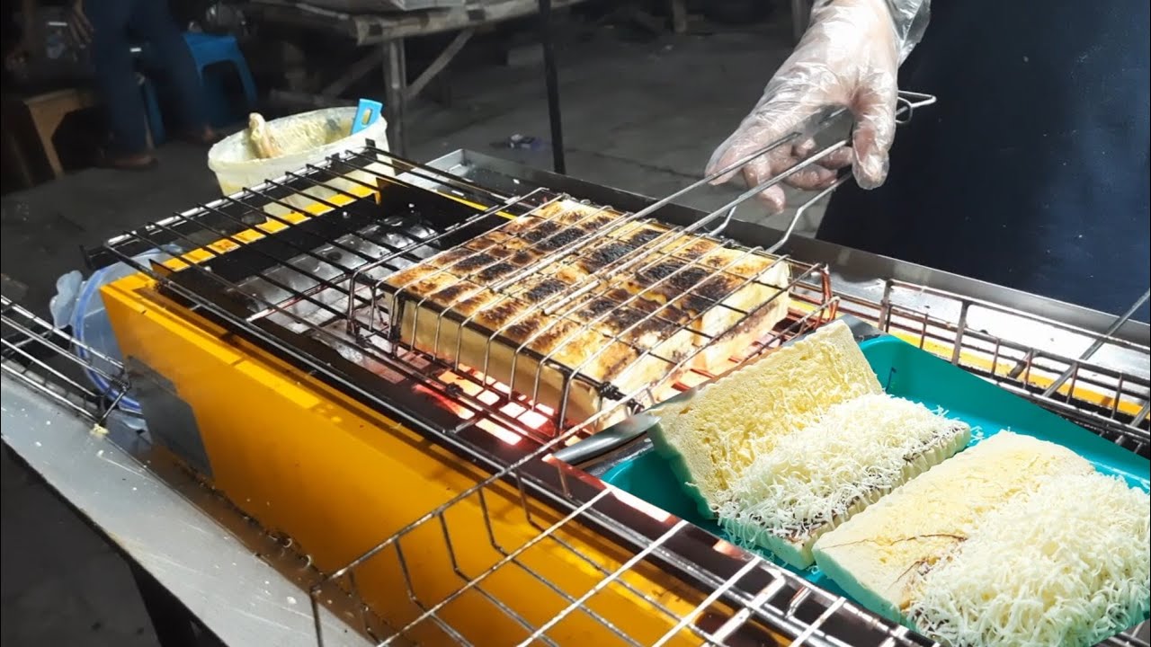 Asli di bakar !!! Mantan karyawan Minimarket Sukses Buka Roti bakar di Jombang