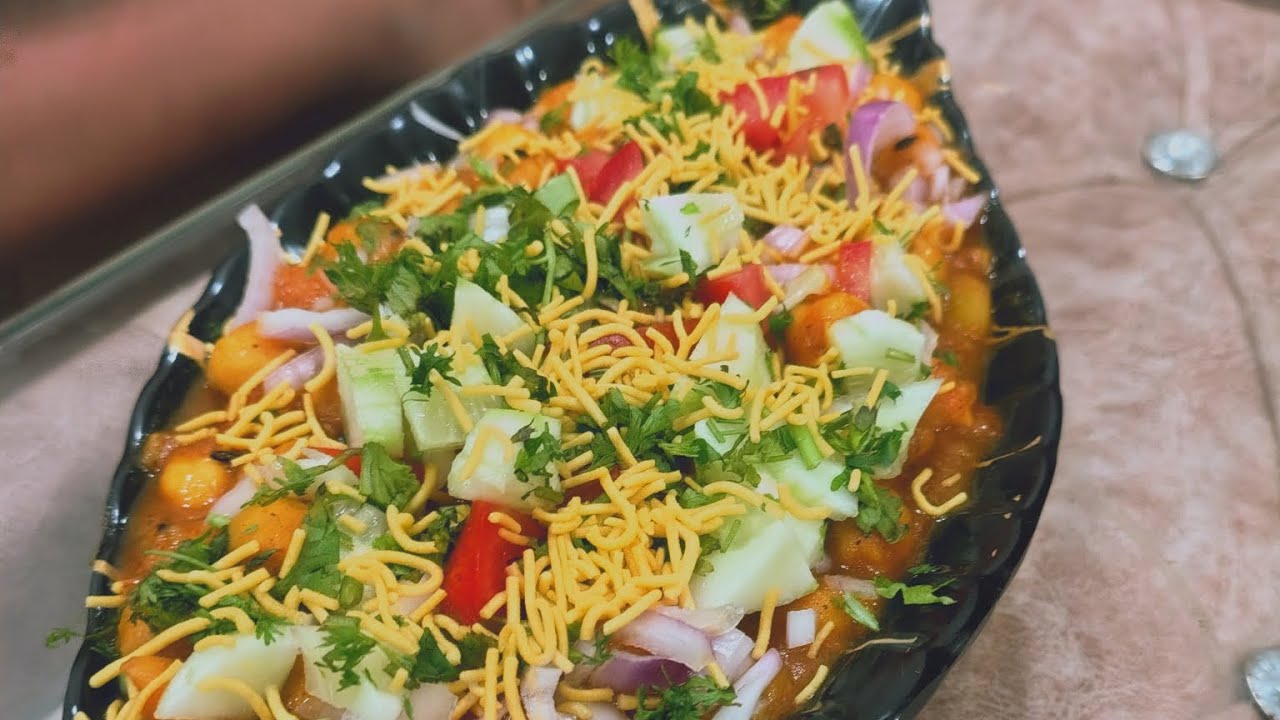 10 मिनट में बनाए चटपटा चना चाट।very healthy and tasty 😋😋.