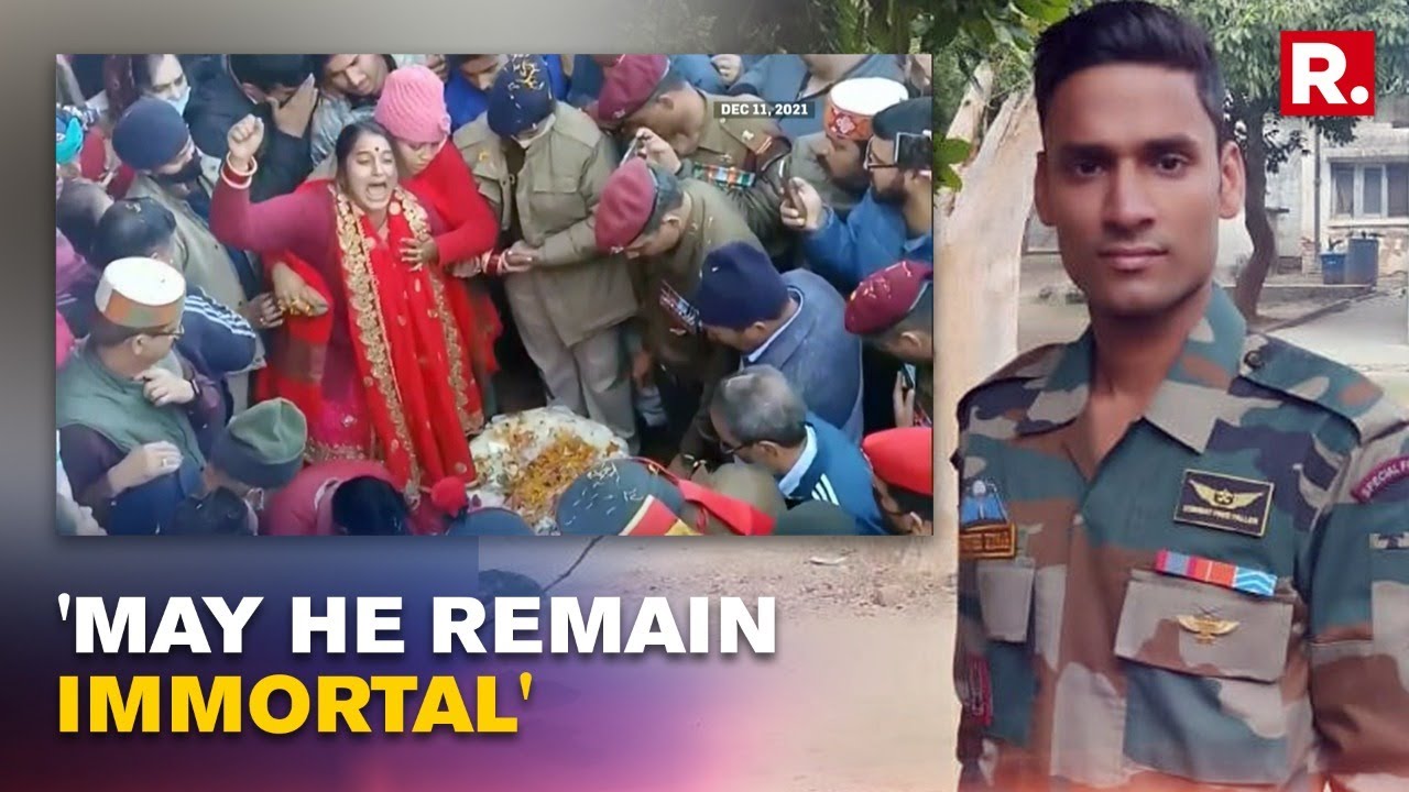 Lance Naik Vivek Kumar's Wife Breaks Down As Last Rites Of Coonoor Crash Casualty Are Performed