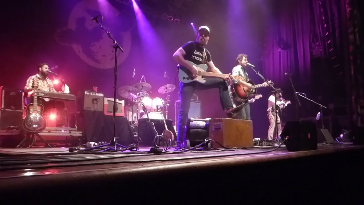 Turnpike Troubadours - The Housefire → Every Girl (Houston 12.15.17) HD