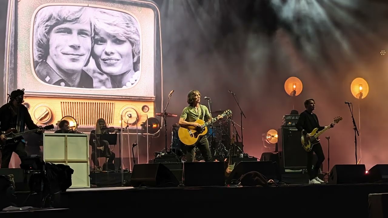 A Song for the Lovers - Richard Ashcroft (Robin Park - Wigan)