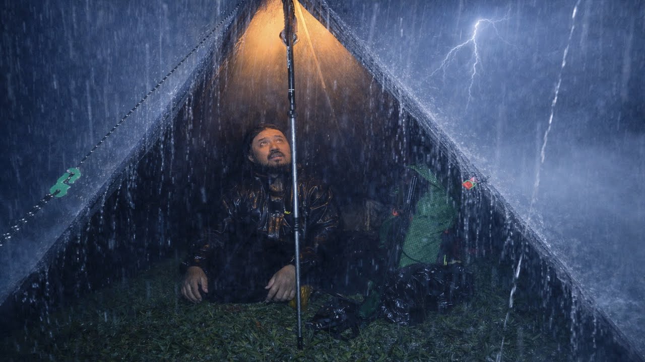 MASSIVE RAIN NIGHT CAMPING | SOLO CAMPING IN HEAVY RAIN AND THUNDERSTORM ⚡