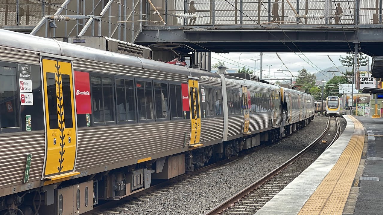 Brisbane trains with morning peak at Milton part 3