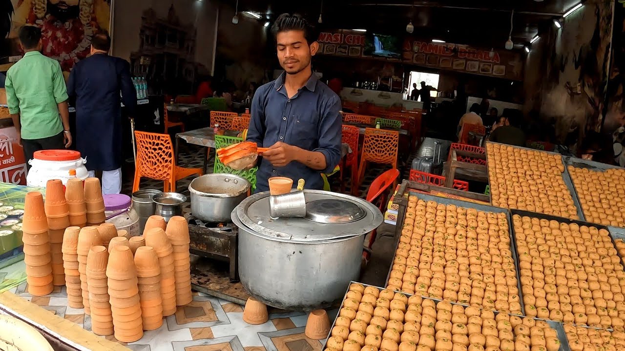 Masala Chai 👌 Chai Wala In Vrindavan || Food Vlog || Shubham Goher Vlogs #chai #chaiwala #foodie