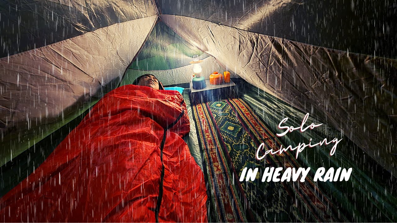 SOLO OVERNIGHT CAMPING ON THE HILL IN HEAVY RAIN &bull; RELAXING SOUNDS OF CAMPING &bull; COOKING IN COZY TENT