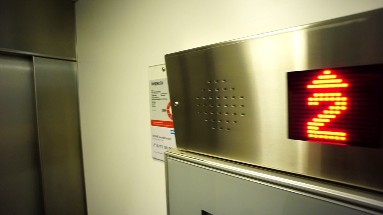 Sweden, Stockholm, Hallonbergen Centrum, Hissgruppen ab elevator