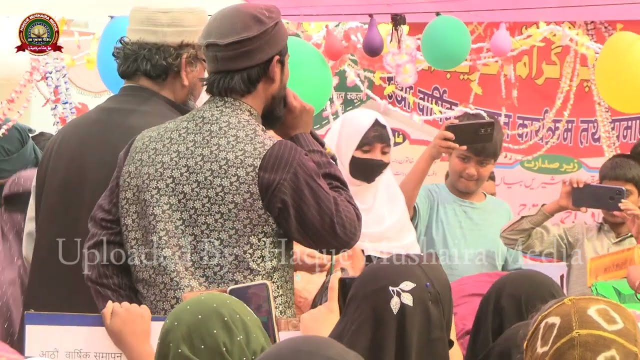 बच्चियों को सनद देते हुए मुस्ताक साहब/Madarsa JAMIYA AAISHA LILBANAT SCHOOL/PHETA BARA NEPAL
