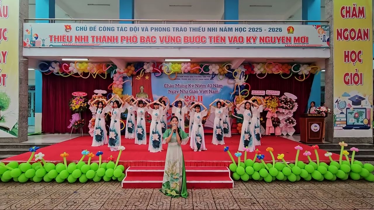 THCS THOẠI NGỌC HẦU - Lễ 20/11 - BỤI PHẤN + NGỪOI GIEO MẦM XANH - LỚP 7A1