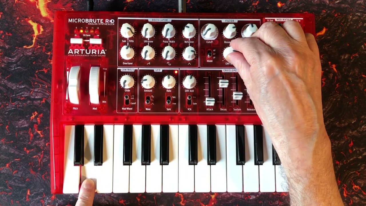 Учебное пособие по Arturia MicroBrute: как программировать великолепные басовые патчи с нуля