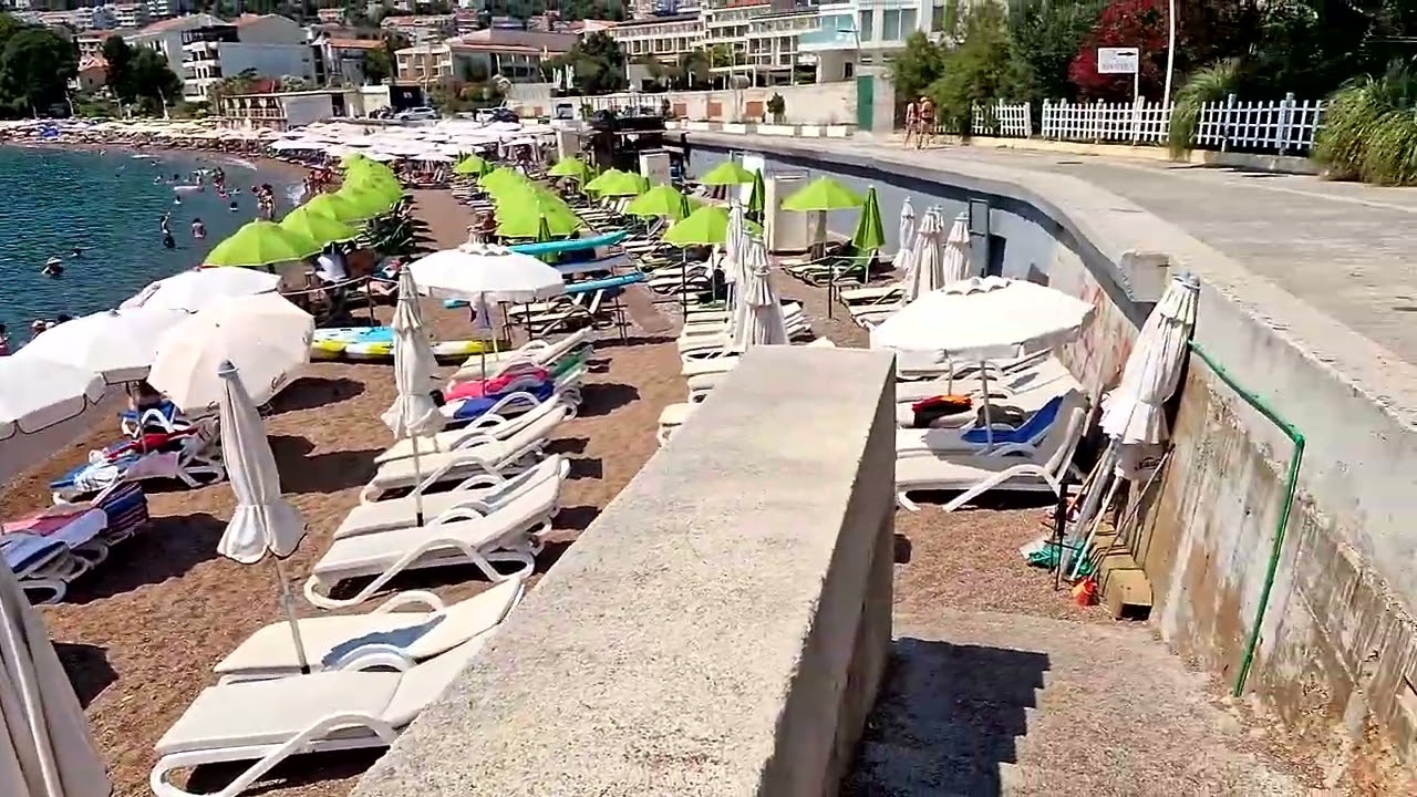 Petrovac na moru - Setalište pored mora.  Jul 2025
