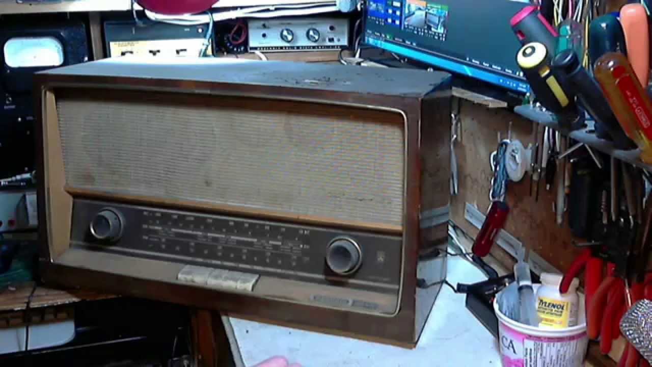 Grundig 2540 Vacuum Tube AM/FM/SW Radio Video #1 - Checkout