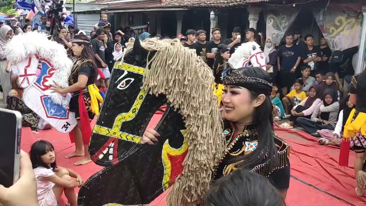 Tari Jaran Kepang Putri Singo Barong Taruno Mulyo