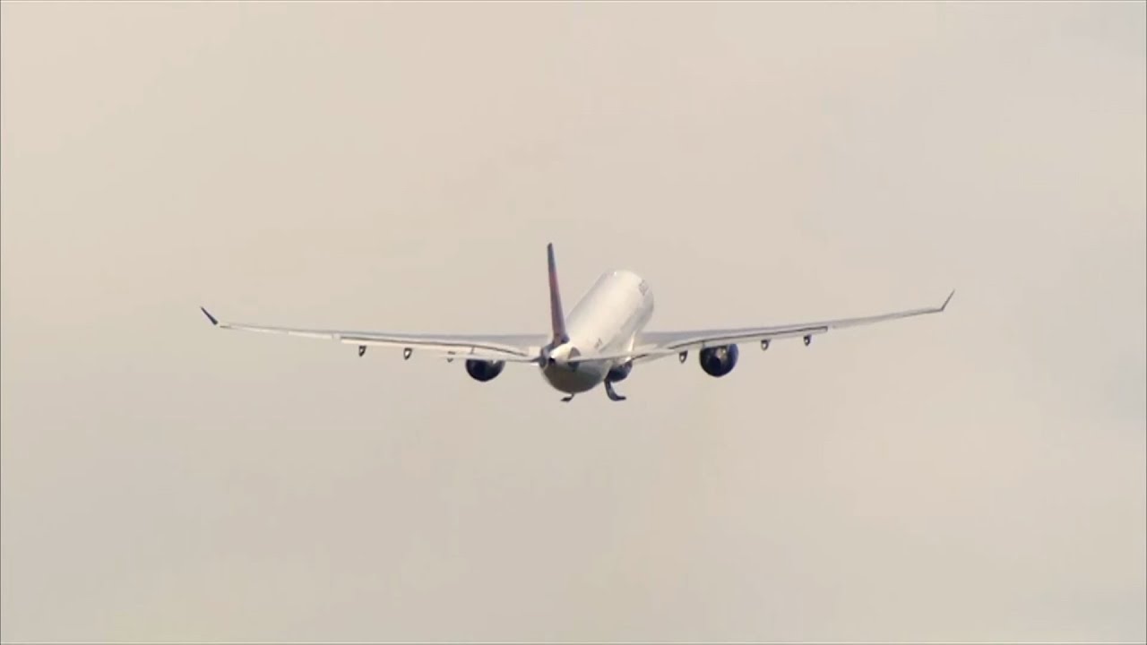 Pre-Thanksgiving flight to Boston makes emergency landing