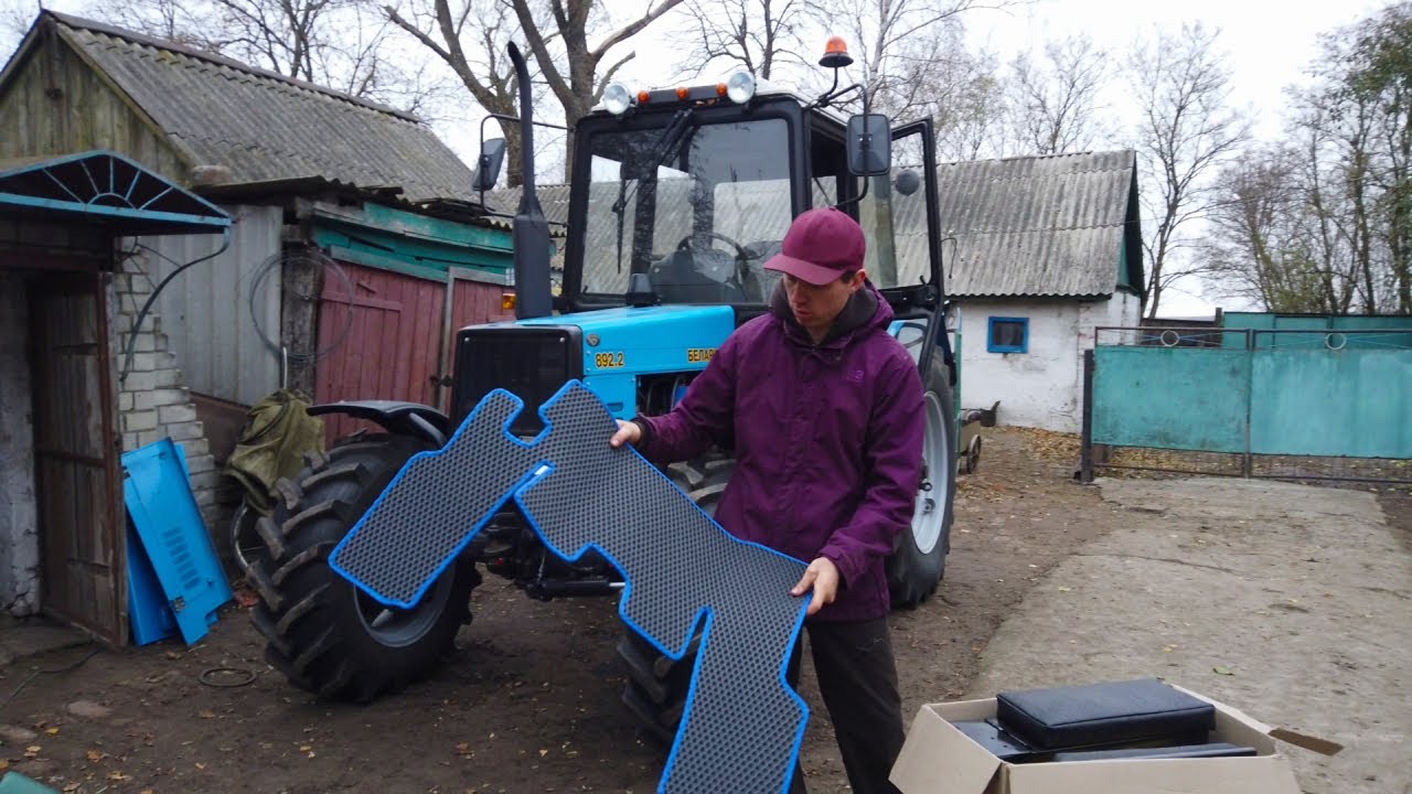 Добавили комфорту на МТЗ-892.2 Огляд обновок: EVA коврик , доп сидіння, поличка під телефон