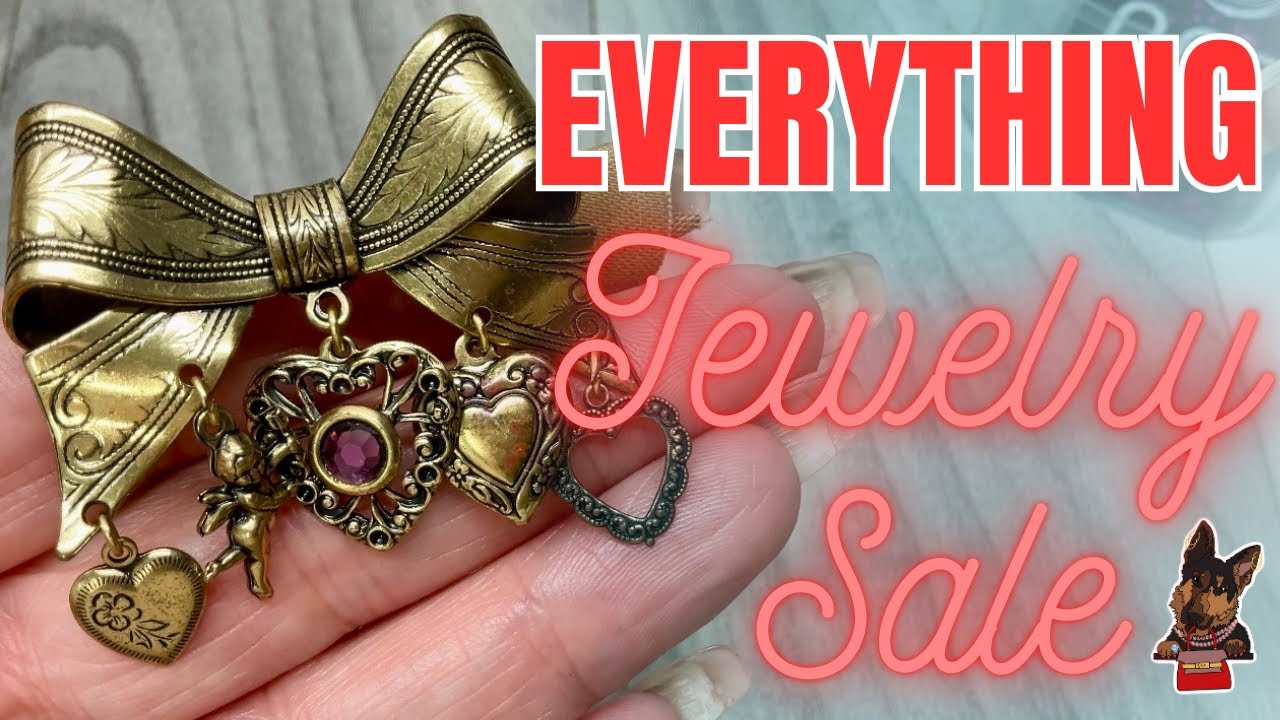 Серебро, костюмы, винтаж, современность — распродажа всего!