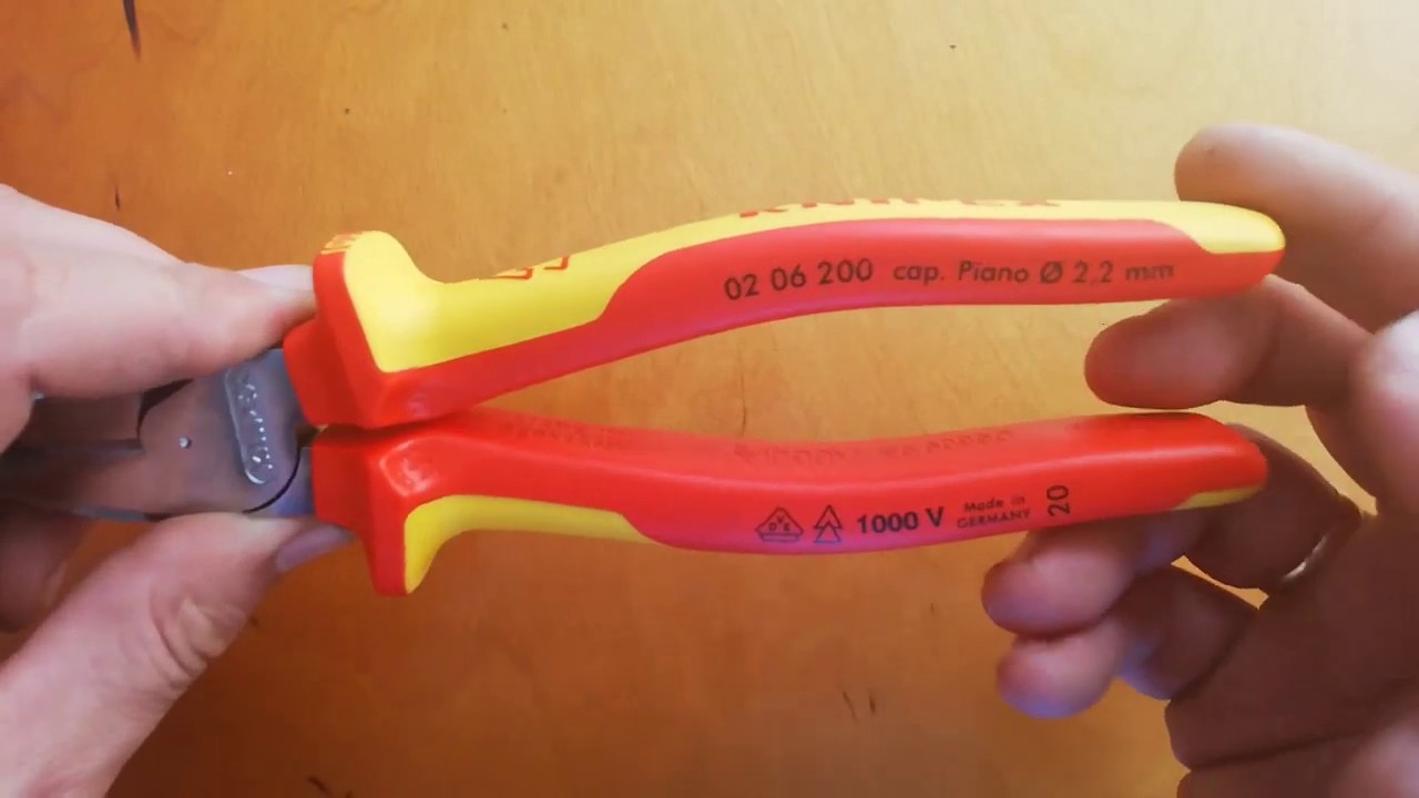 Плоскогубцы комбинированные Knipex 02 06 200.