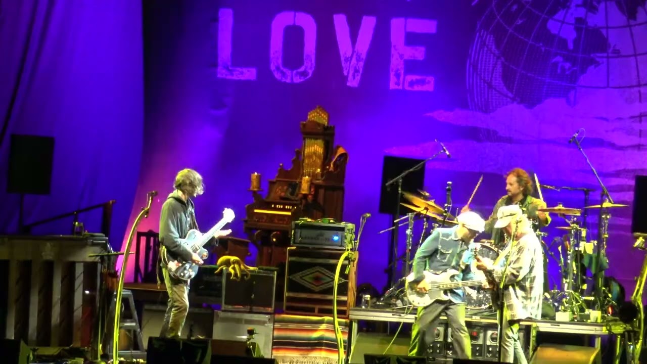 Neil Young & The Chrome Hearts When You Dance Jones Beach 8/23/25 [4K]