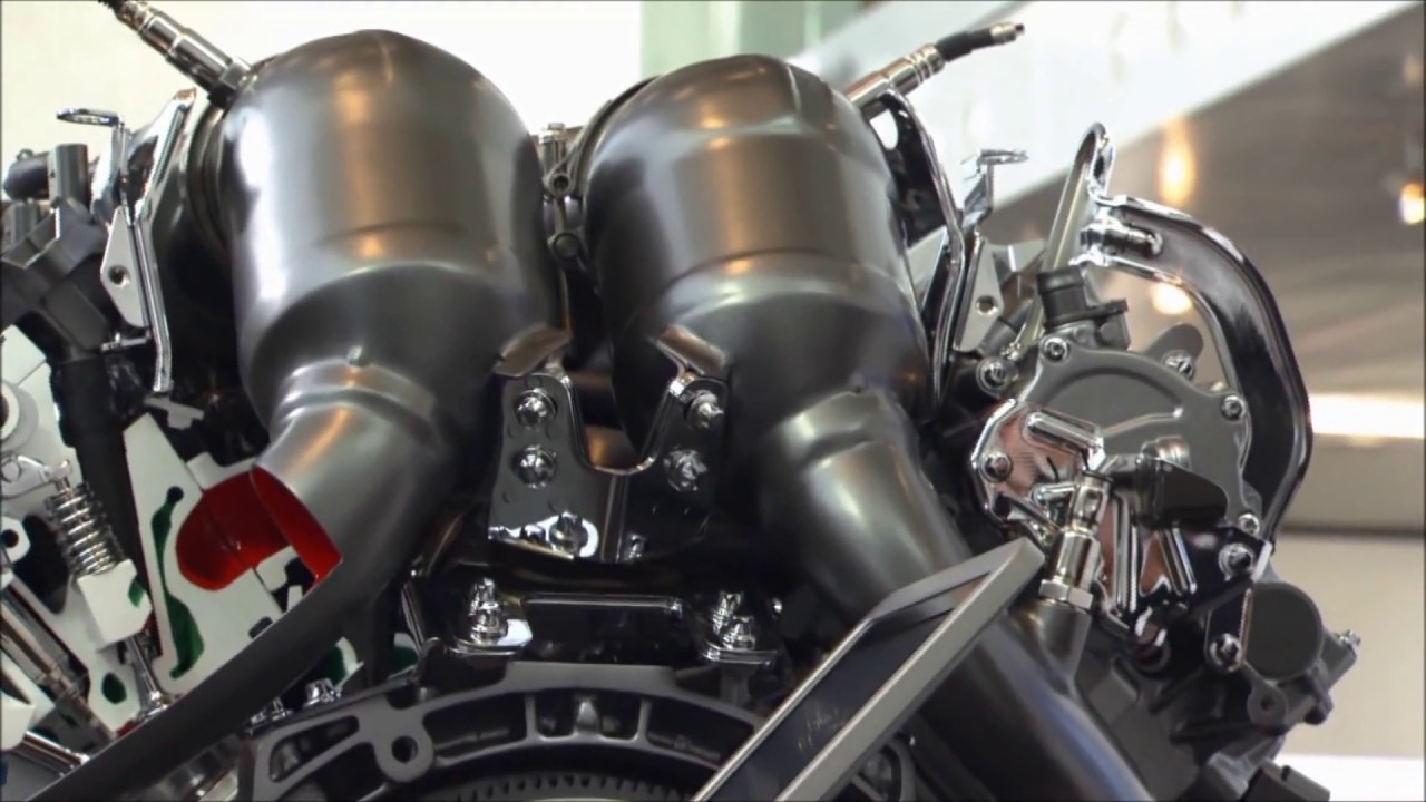 Mercedes-AMG GT - The hot V design of the new V8 engine