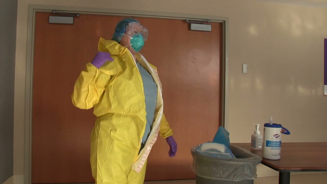 02 Ebola Training Doffing PPE