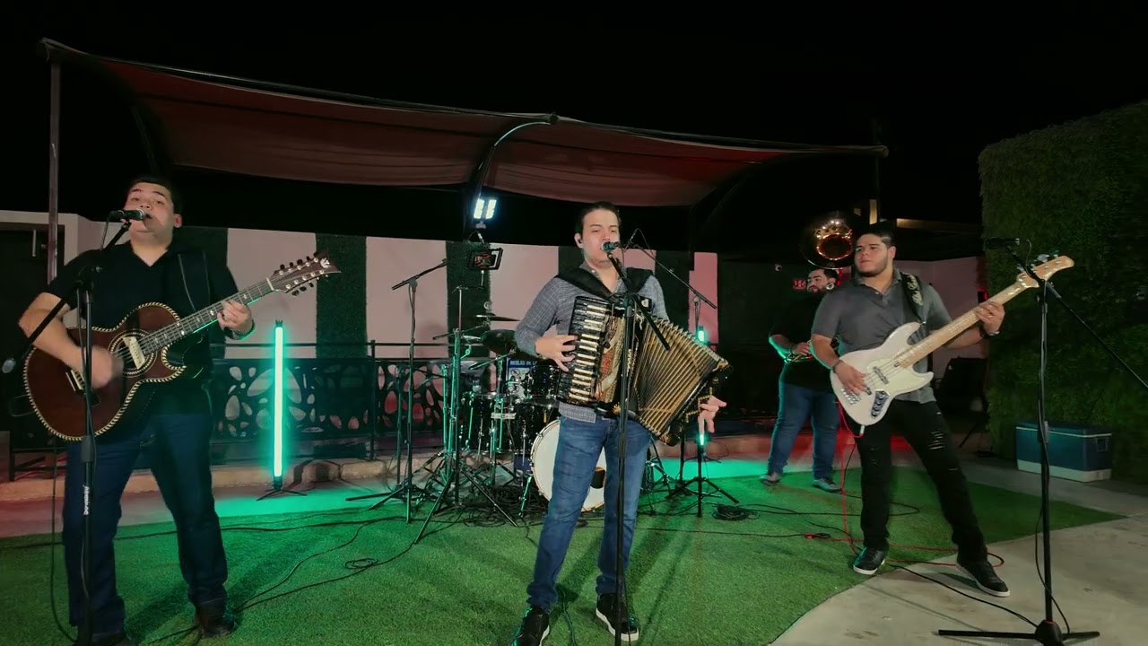 PROMESA CUMPLIDA - Grupo Historia (En Vivo)