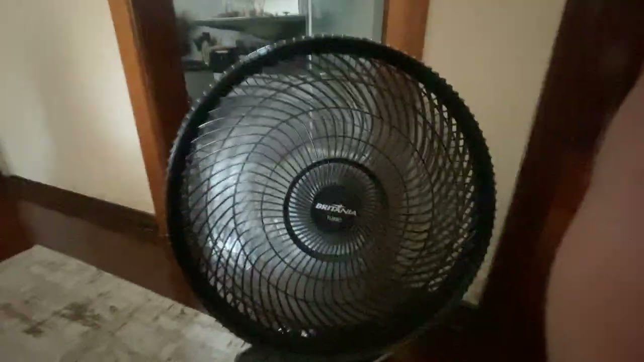 Ventilador de mesa britania turbo 400 140w 40cm