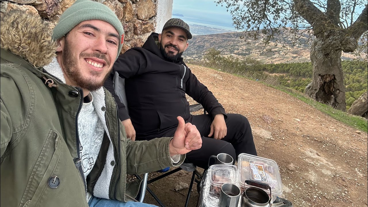 جبال آيت توزين  🥰  درنا طاجين وكلينا الحلويات وأتاي على قمة جبل ن رقان ⛰️🌳🥰🥰