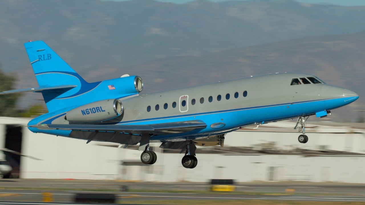 Private Jets LANDING and Taking Off at VAN NUYS AIRPORT