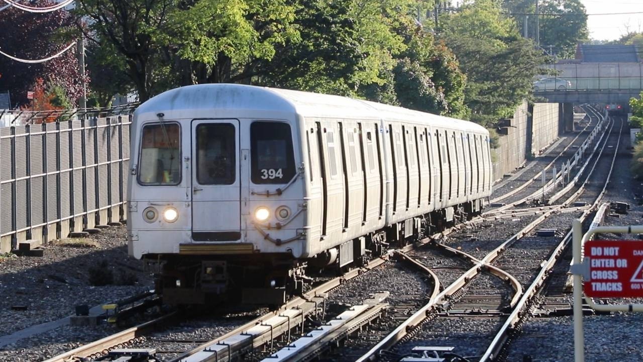 NYCT Staten Island Railway: R44 SIR Local and Express Train Action (October 2024)