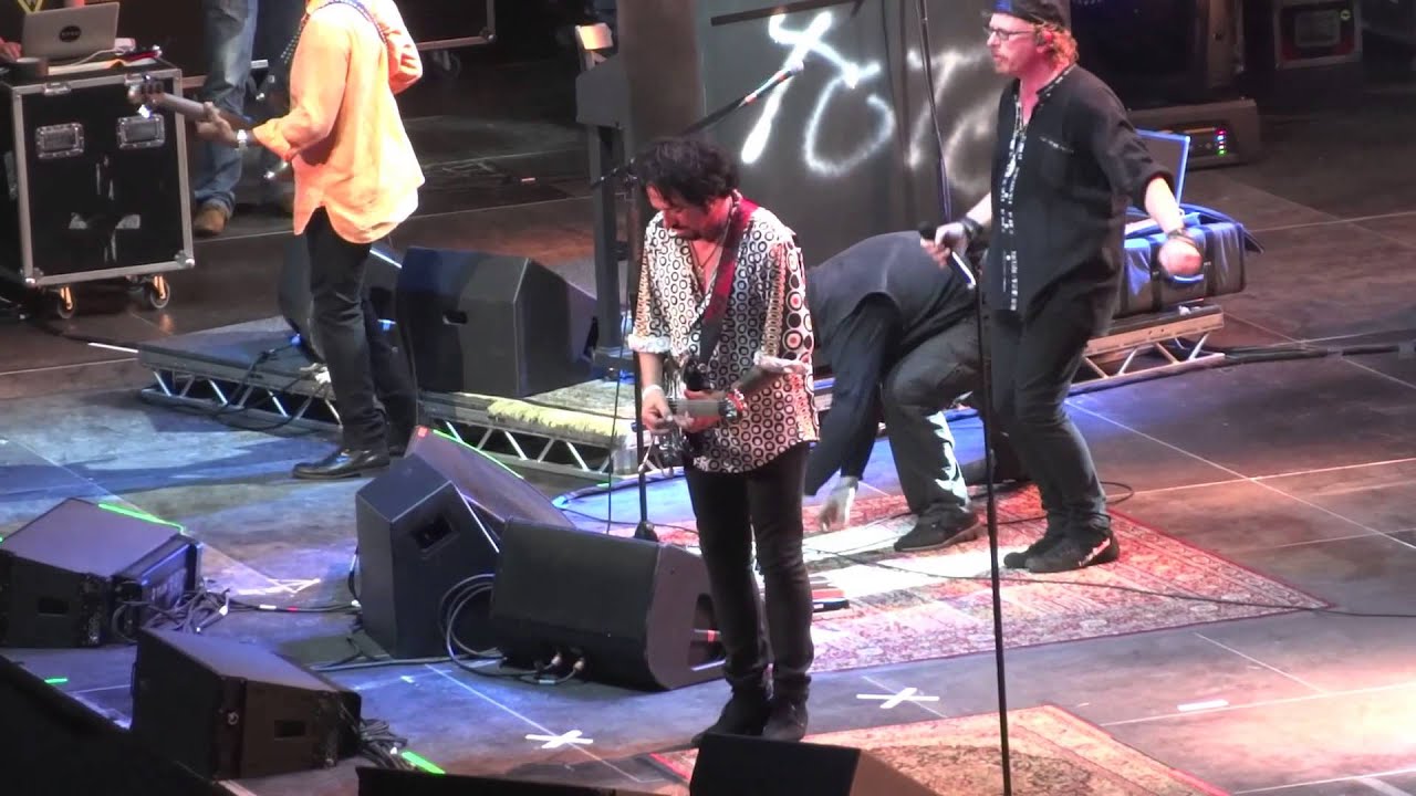 Toto - I Can't Stop Loving You (Live at Ziggo Dome, Amsterdam, the Netherlands - June 8, 2013)
