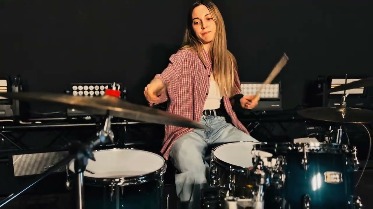 Abril Saurí - Calentando en Madrid Hifi con Yamaha Stage Custom 🥁🥁🥁