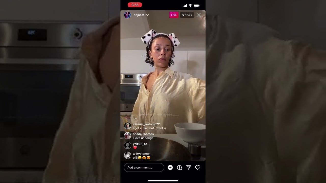 Doja Cat cooking on Instagram Live - 23/02/22