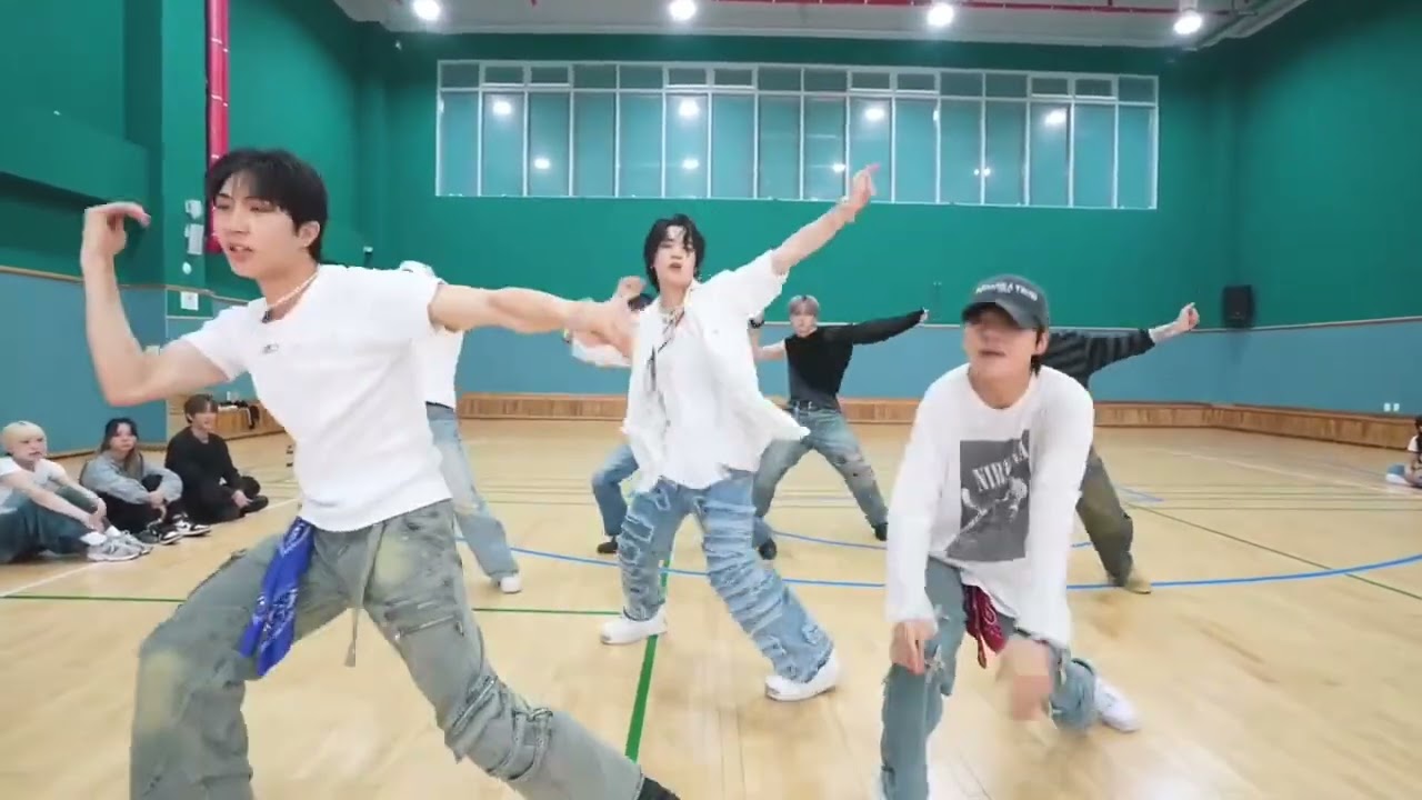 Chinese Boys Dance That Will Blow Your Mind | Amazing Traditional & Modern Moves