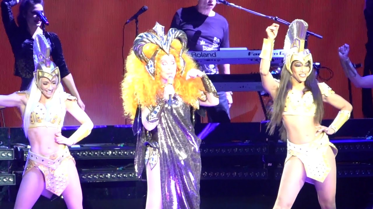 Cher - Woman's World/Strong Enough - Here We Go Again Tour - Chicago 02.08.19