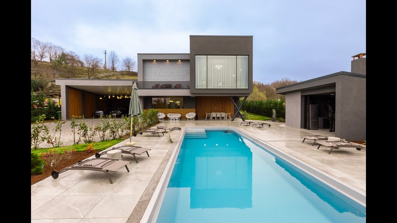 Domeniu rezidential de vanzare in Onesti - #remax  #forsale #luxury