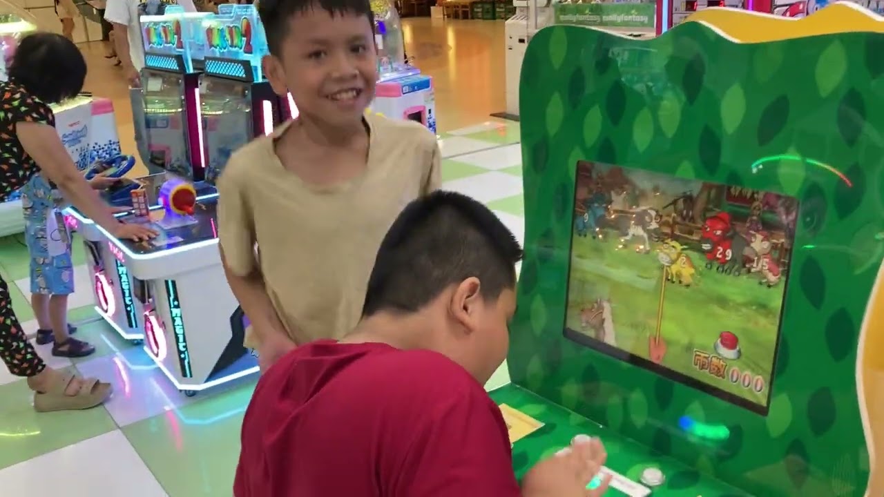 Kenbo và yummi đi chơi Noel