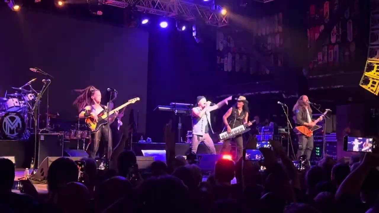 Flash of the Blade - Live - Bruce Dickinson - First time ever live - 8/22/25  Iron Maiden 