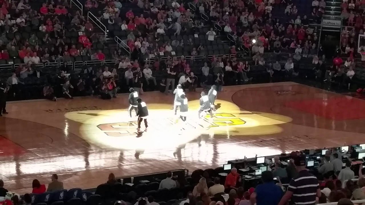 JABBAWOCKEEZ perform at Suns game