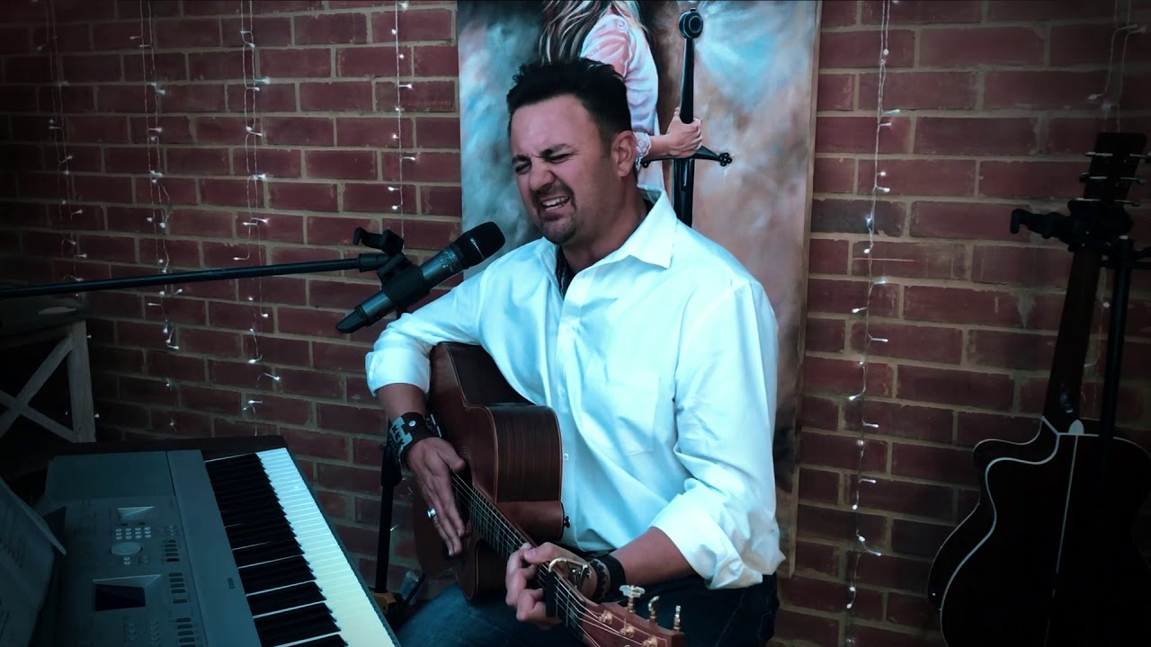 Dewald Gouws - Acoustic Praise & Worship Medley