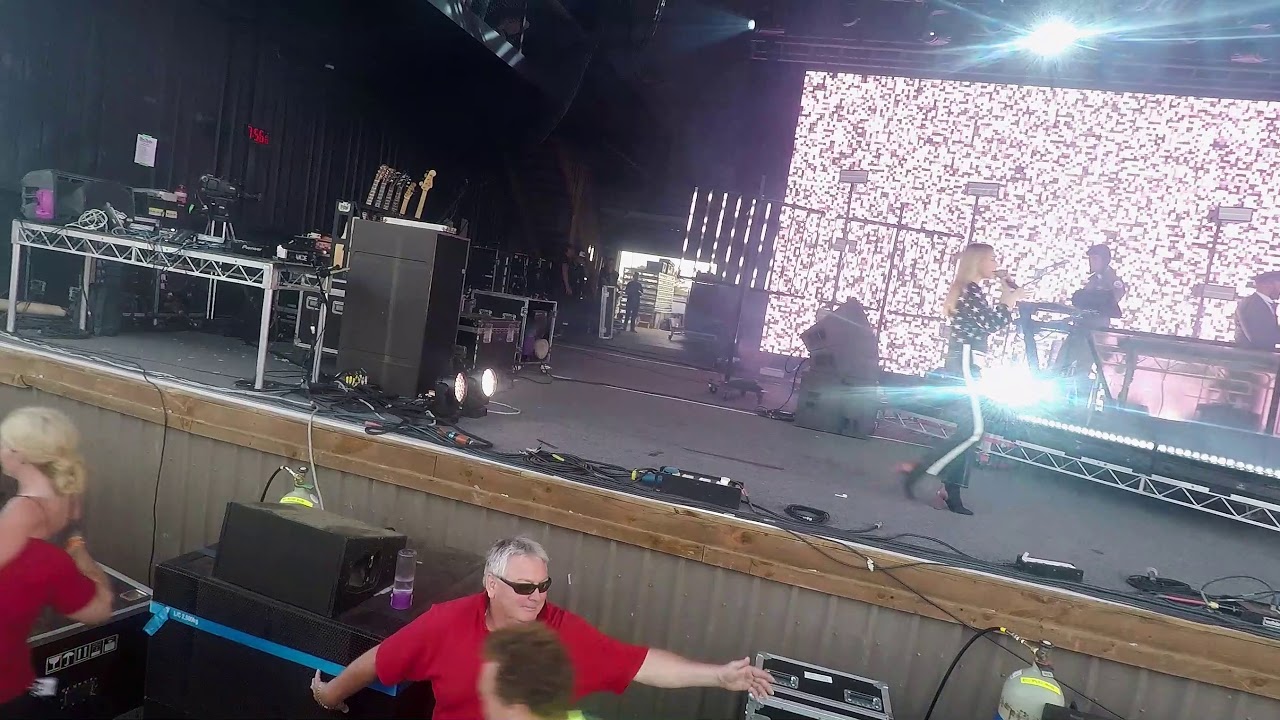 flight facilities - Crave You @ Falls Festival Marion Bay 2018