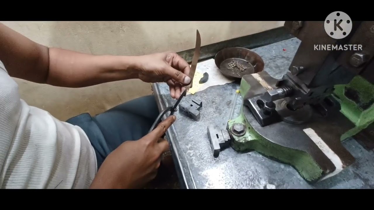 Dai cutting gold