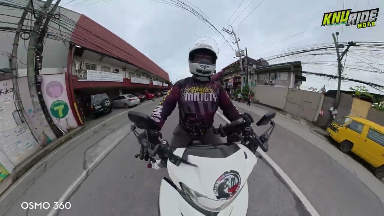 MAMASYAL LANG SA BILIHAN NG HELMET