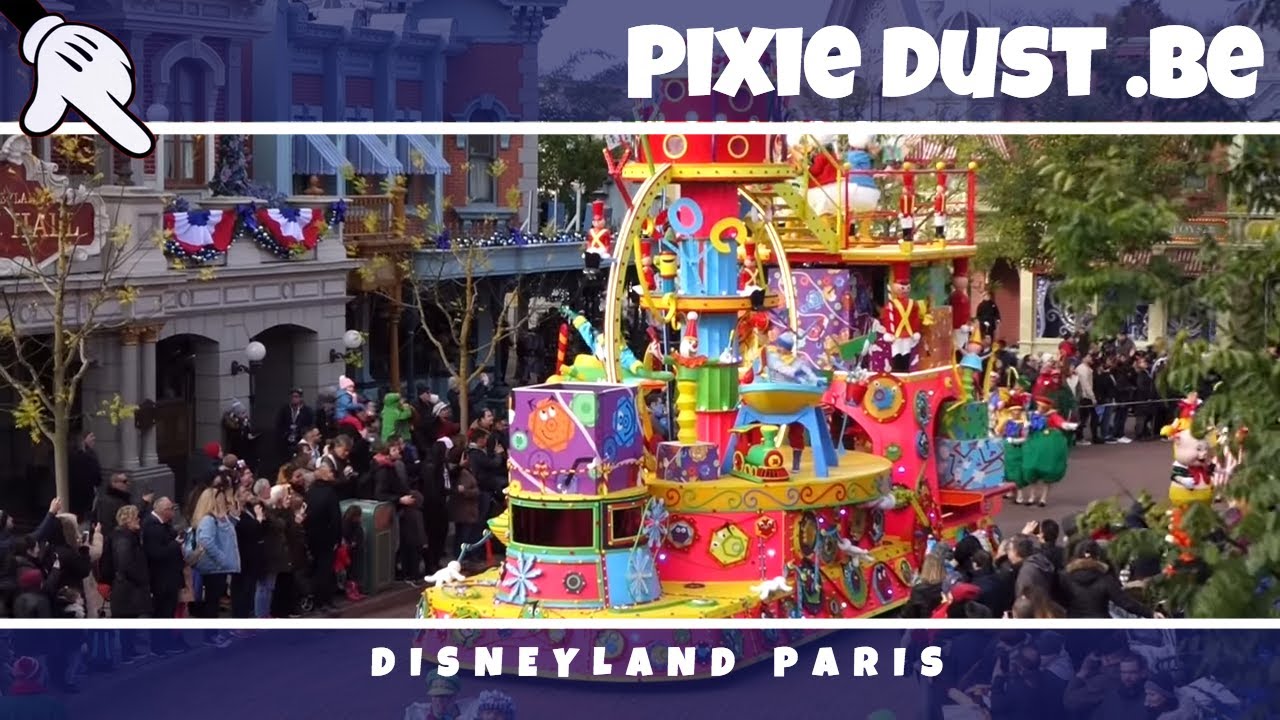 🎄 Christmas Parade from Main Street Station at Disneyland Paris 2017   Christmas Season