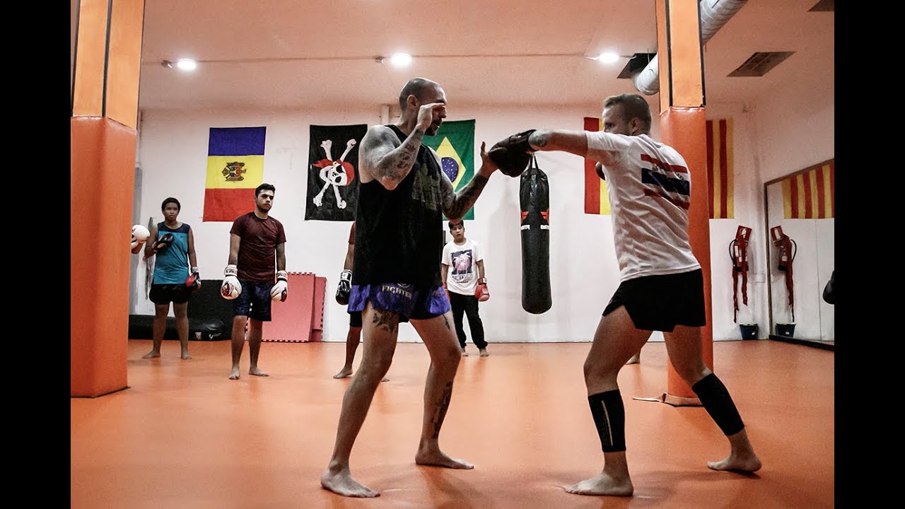 MUAY THAI  GOLPES BÁSICOS