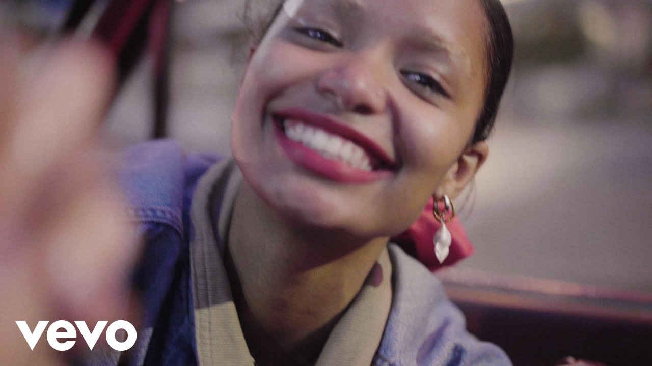 Elah Hale - Posters [Official Music Video]